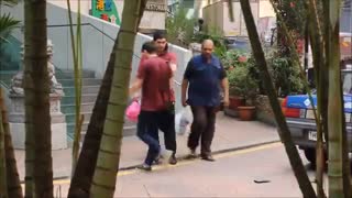 دوربین مخفی - افتادن کیف پول و عکس العمل مردم