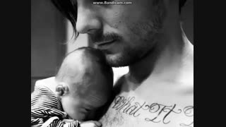 Louis Tomlinson Releases Baby's First Photo of " Freddie' One Direction