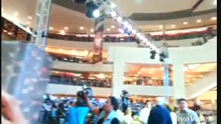 ❤ اوپا لی مین هو ❤ 2016.4.2 خیلی خیلی داغ داغ مراسم فن میتینگ Benchدرمانیل، فیلیپین اوپالی مین هو به50فن پوسترخودش رواهدامیکنه