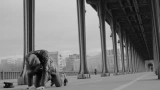 زندگی : علی عظیمی