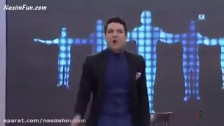 اجرای اشکان خطیبی در مرحله نهایی مسابقه لباهنگ خندوانه ( آهنگ قلاش محسن چاوشی)