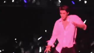 Baby don't cry - KAI FT.SEHUN (TOKYO DOME) DAY2