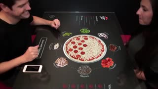 چه خوشگل پیتزا سفارش میدن