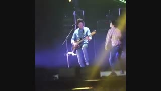 یانگ هوا خل می شود