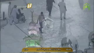 بارش باران رحمت الهی در خانه خدا و بانگ اذان عصر