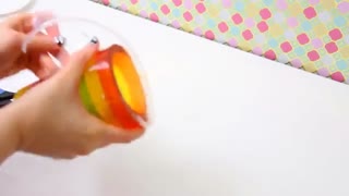 لیوان ژله رنگین کمانی