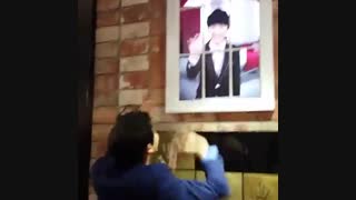 چانیول از دیوار راستم میره بالا؟!