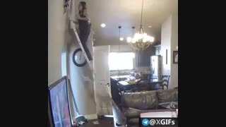 خب از یکی کمک بگیر با سر نری تو نردبون