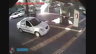 آتش گرفتن مرد در پمپ بنزین