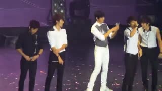 INFINITE members rap sing - Concert In Manila - رپ خوندن اعضای اینفینیت در کنسرت+انگلیسی صحبت کردنشون !  :))