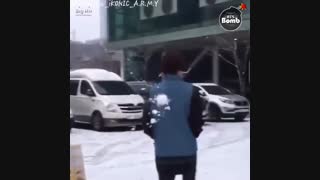 bts snow ball fight with English subtitles+اطلاعیه درباره ی فنفیکیشن truth( امکان ادامه)