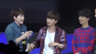 تنبیه کردن کیوهیون :)) چهرش دیدن داره هااا :D عااااالیه :))) سوپر جونیور ، Super junior .