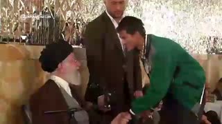 دیدار امام خامنه ای با خانواده شهدای افغان