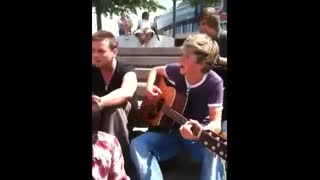 نایل آهنگ جاستین بیبر رو میخونه!!!!!!!!!!