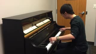 نواختن زنگ‌های مشهور موبایل با پیانو