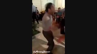 یکی بیاد این بابا رو از برق بکشه!!!!