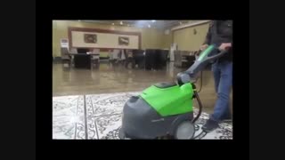 پاکسازی کف آلوده تالارها با زمین شوی -اسکرابر