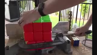 در داخل یک مکعب روبیک چه وجود دارد?