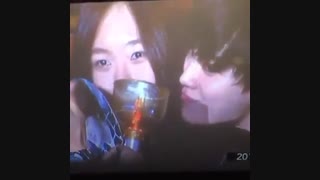 INFINITE - Lee Sung Jong hug and kiss a fan - ابراز محبت لی سونگ جونگ (مکنه گروه اینفینیت) به یه فن ... (من مردم!)  >_<