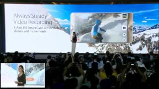 تماشا کنید: ربات ZenBo راه می‌رود، حرف می‌زند و خانه را کنترل می‌کند