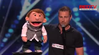 مردمی که بدون تکان دادن دهانش صحبت می کند