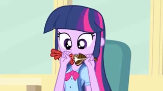 اسب کوچولوی من توایلایت گوشت می خورد (خنده دار)