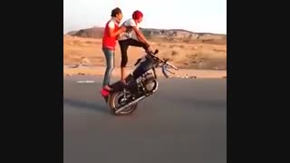 موتورسواری بایک چرخ