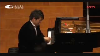 قطعه ی بسیار زیبای  la campanella ..............نوازنده:لانگ لانگ(لنگ لنگ)