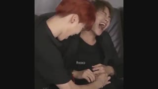 جیمین به شیکم بچم چیکار داری آخه.خخخخ.Bts