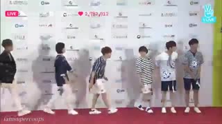 Seventeen بر روی فرش قرمز برای دریم کنسرت SEVENTEEN - DREAM CONCERT 2016 - RED CARPET