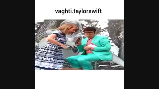 وقتی وسط مصاحبه زنبور دید