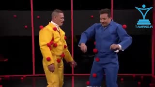 جان سینا و توپ های چسبنده