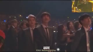 واکنش بچه های اکسو EXO به اجرای پادشاه کی پاپ، Rain در جشنواره ی MAMA 2013-از دست نده!!! :)