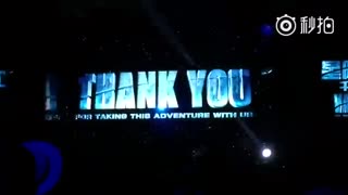 یه کلیپ تو پشت صحنه ی valerian ضبط شد که کریس انگلیسی حرف میزنه.....