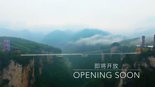 بلندترین و طولانی ترین پل شیشه ای جهان در چین