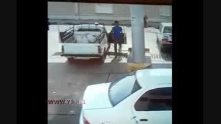 ترکیدن ماشین در پمپ گاز