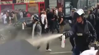 درگیری هوادارن انگلیس با پلیس فرانسه