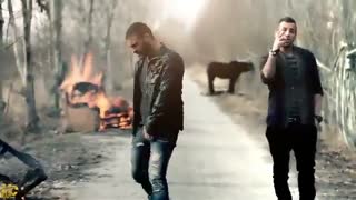 موزیک ویدیو امیر تتلو و ارمین (یه چیزی بگو)