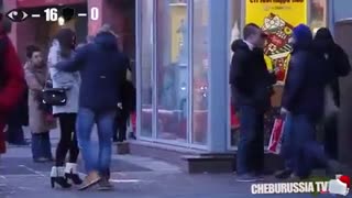 مزاحمت برای زنان بی حجاب و بدحجاب و عکس العمل مردم