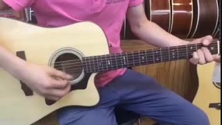 گیتاری که برای یونگ هوا توسط فن کلاب های خارجی و ما فرستاده شد