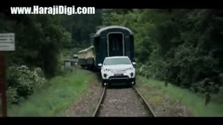 کشیدن قطار 100 تنی توسط لندروور دیسکاوری