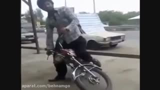 عاقبت قر دادن با متور سیکلت