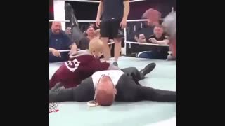 وقتی قهرمان چند دوره کشتی کج با یه مشت بچه سرطانی میبازه