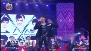 EXO Baekhyun singing another song ....بیا توضیحات