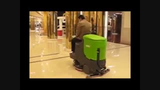نظافت کف بسیار آلوده مراکز تجاری با پیشرفته ترین زمین شوی -اسکرابر