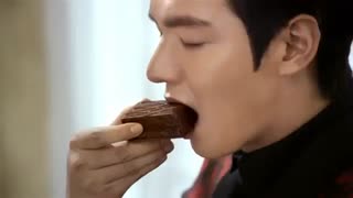 تولدت مبااااااااااااااااااااارک( ادرس اینستا گذاشتم توضیحات بریم تبریک بگیم)