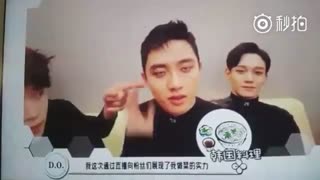 من ومرگگگگ..اینو ببینید چانیول لپ دی او رو میکشه بعدش چه اداهایی در میااارههههه..