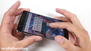 وان پلاس 3 زیر شکنجه: تست خط و خش، خم شدن و آتش