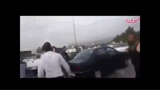 هفته گذشته 17 کارگر معدن آق دره آذربایجان  که برای اطفاء حقوقشان اعتراض کرده بودند در ملاعام شلاق زدند