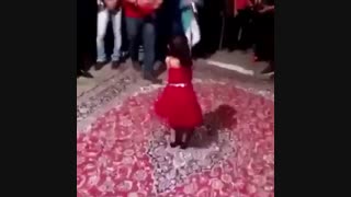 تقدیم به بهترین دوستم که مثه اجیمه ......... ایلین .......ببین چ قری هم میده